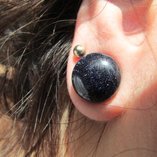 Blue goldstone plug