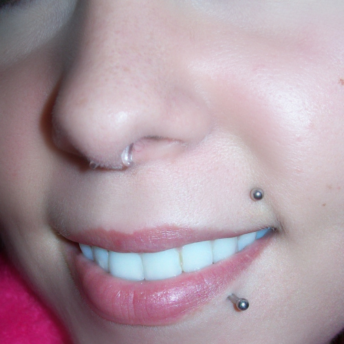 Pyrex septum retainer