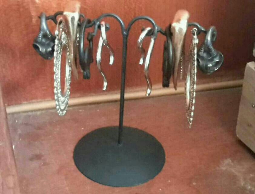 Iron Jewelry Stand