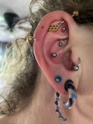 Gold Honeycomb Industrial Barbell Customer Photo