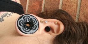 Stone and Glass Flower Eyelets Customer Photo