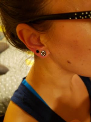Gemmed Halo Internally Threaded Eyelets Customer Photo