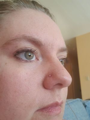 Steel Synthetic Sparkle Opal Straight Nosescrew Customer Photo