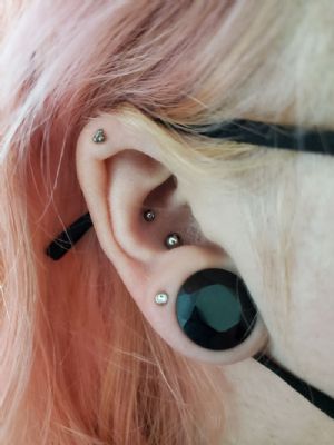 Titanium Internally Threaded Gemmed Barbell Customer Photo