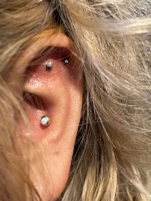 Titanium and Synthetic White Opal Labret Customer Photo