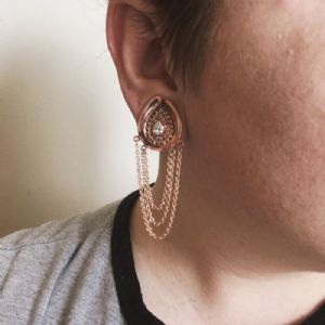 Deity Teardrops with Chains Customer Photo