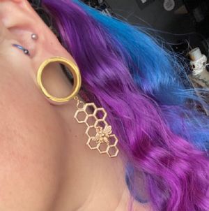 Hive Dangle Eyelets Customer Photo