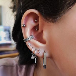 Titanium Side-Set Rectangle Gem Clicker Customer Photo