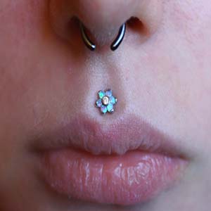 Custom Order Steel Flatback Labret With Gemmed Flower