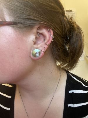 Glass plugs clearance and tunnels