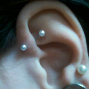Steel Curved Barbell with Faux-Pearl Balls Customer Photo