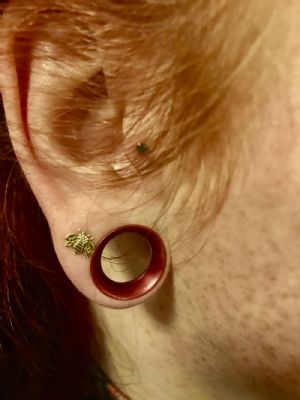 14k Gold Bumble Bee Threadless End Customer Photo